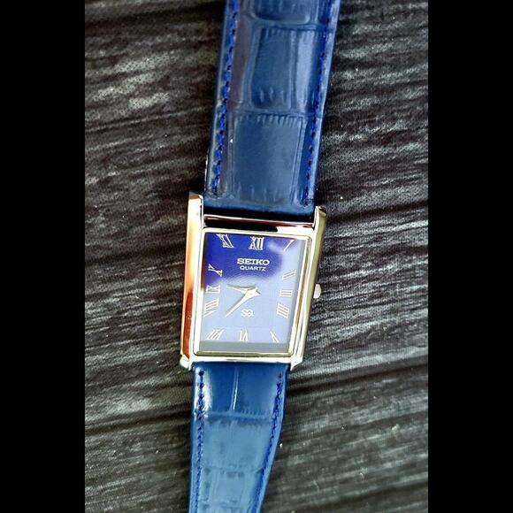 Vintage Mens Tank Blue Wave Dial Dress Watch New Mvt & Batt - Picture 3 of 5